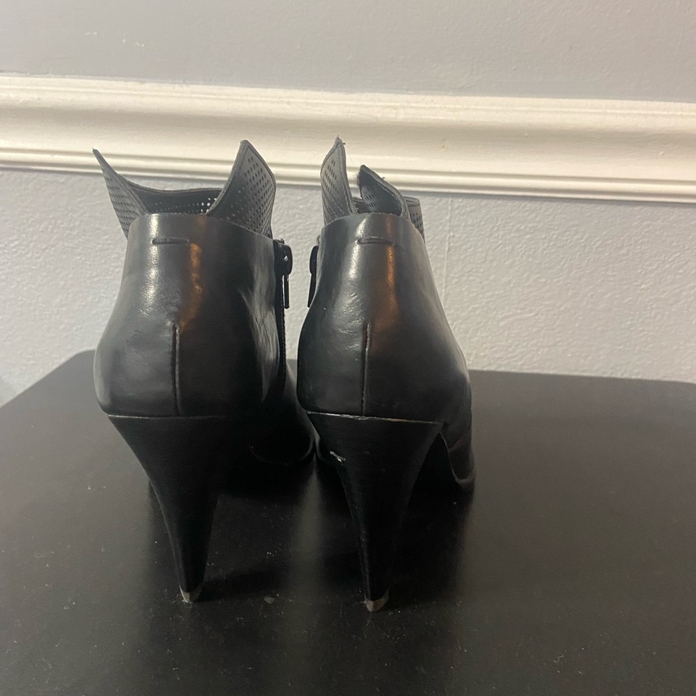 Unity By Carlos Santana Never Worn - image 2